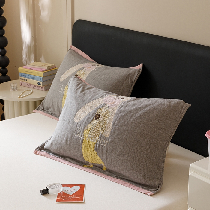 91家纺网 家纺一手货源 找家纺 麻依 2024新款纯棉纱布枕巾一对装全棉四层纱布54*78cm/对 兔儿女士