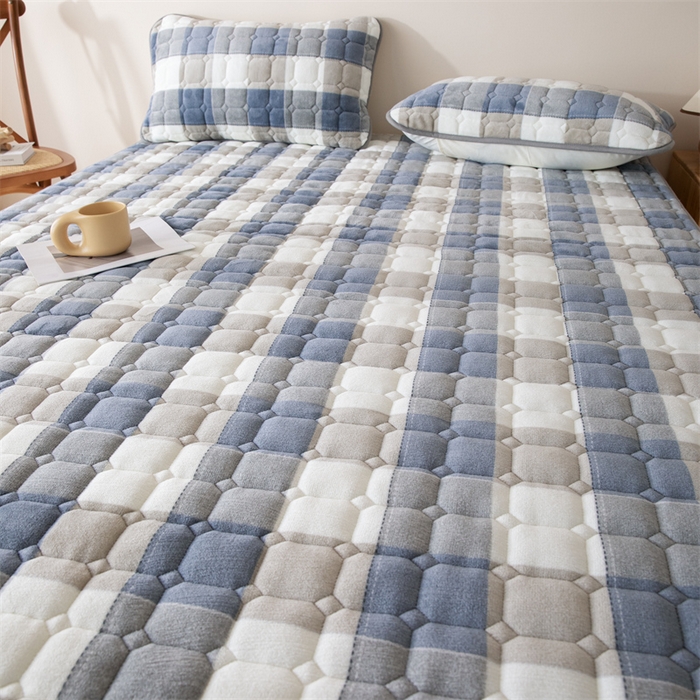 91家纺网 家纺一手货源 找家纺 凌云家纺 2025新款A类牛奶绒床垫软垫学生宿舍单人床褥可机洗 蓝格格