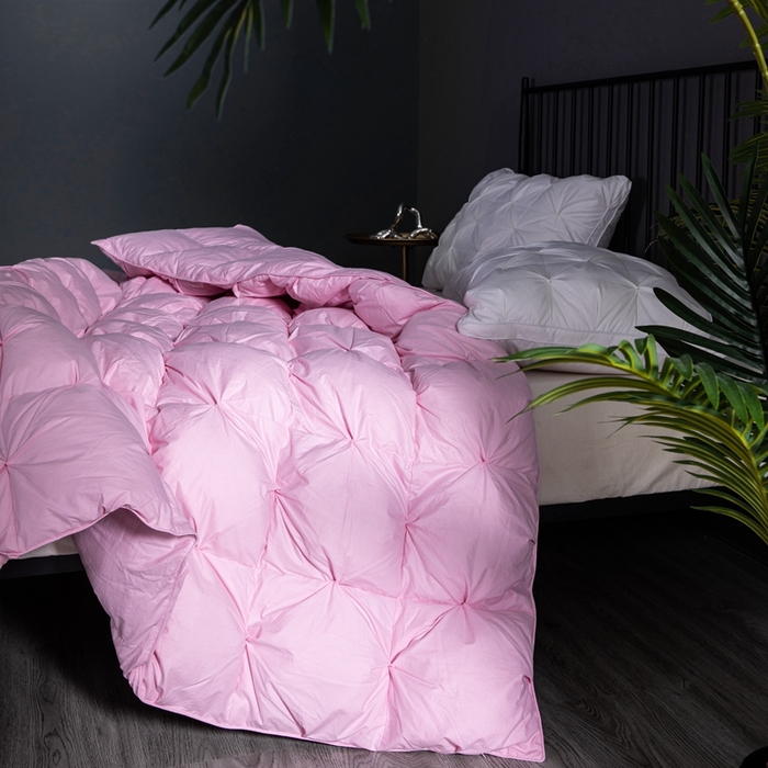 91家纺网 家纺一手货源 找家纺 兰言诺羽绒被 2025新款雅韵-全棉柔赛丝纽花羽绒被 粉色