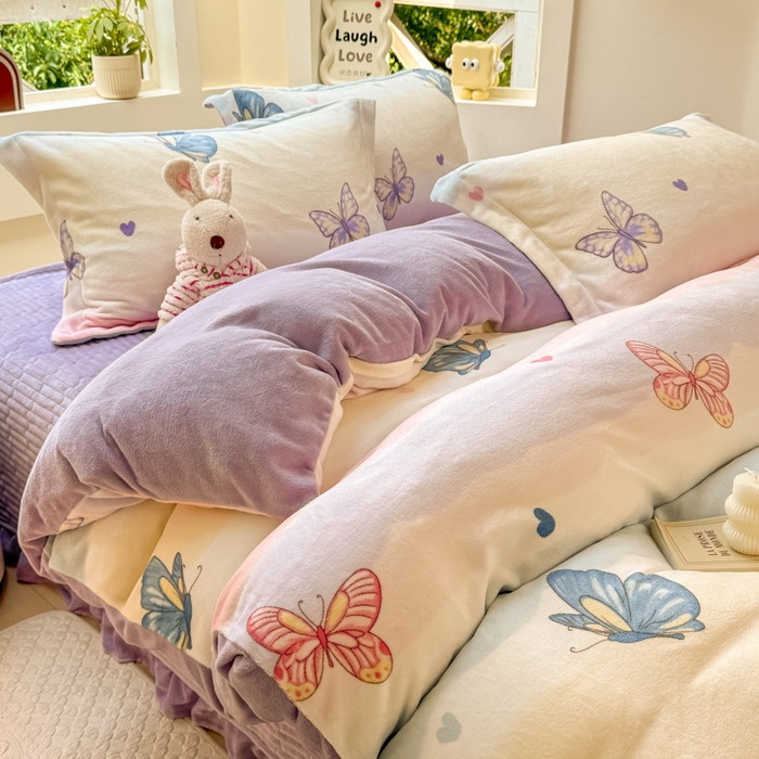 91家纺网 家纺一手货源 找家纺 尚美 2024新款高克重印花花边牛奶绒床盖四件套 蝴蝶飞飞