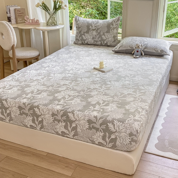 91家纺网 家纺一手货源 找家纺 大境 2024新款A类雕花绒牛奶绒床笠三件套单床笠宝宝绒婴儿绒 罗曼 褐咖