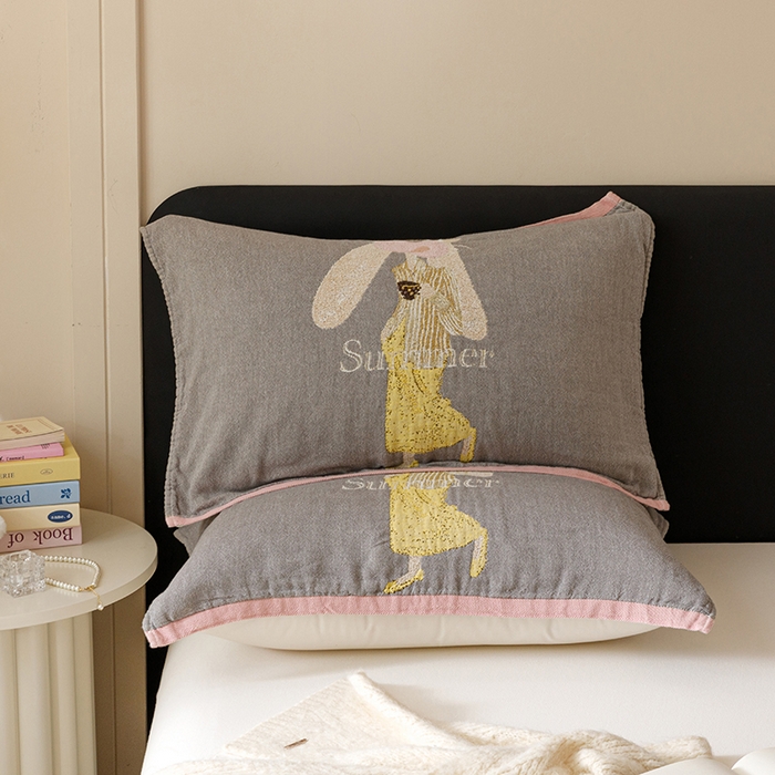 91家纺网 家纺一手货源 找家纺 麻依 2024新款纯棉纱布枕巾一对装全棉四层纱布54*78cm/对 兔儿女士