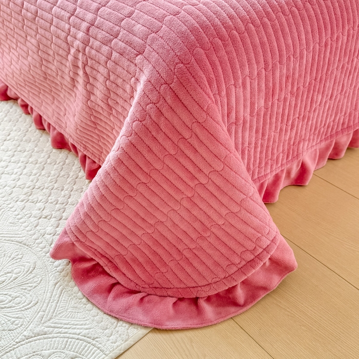 91家纺网 家纺一手货源 找家纺 尚美 2024新款高克重印花花边牛奶绒床盖四件套 熊宝的快乐