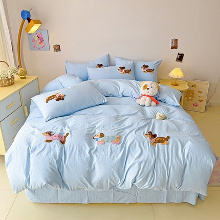 91家纺网 家纺一手货源 找家纺 （总）尤米 2024新款可爱腊肠狗系列毛巾绣四件套