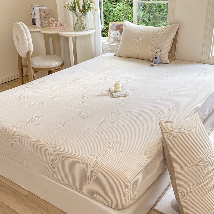 91家纺网 家纺一手货源 找家纺 大境 2024新款A类雕花绒牛奶绒床笠三件套单床笠宝宝绒婴儿绒 郁见 米咖