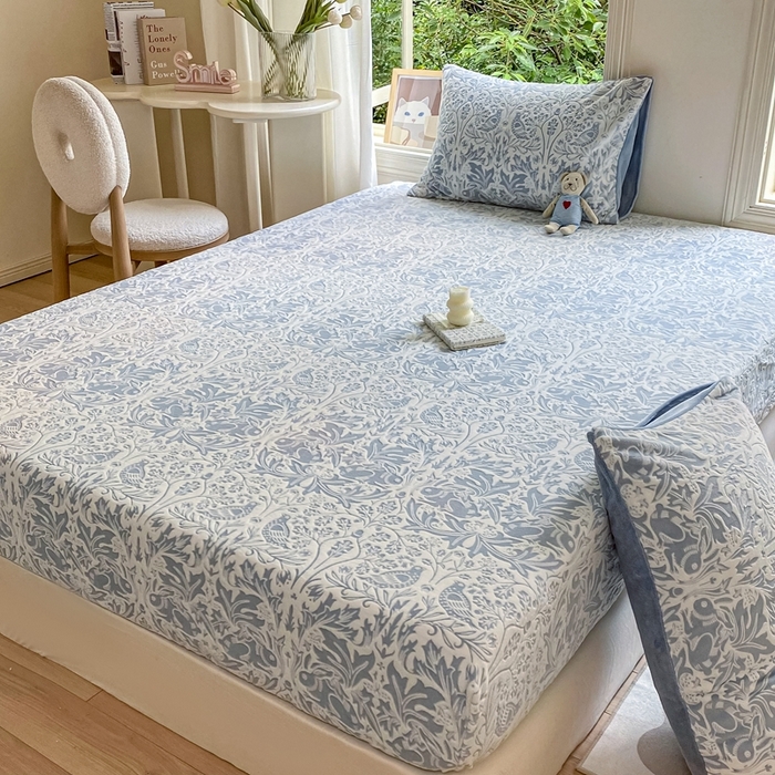 91家纺网 家纺一手货源 找家纺 大境 2024新款A类雕花绒牛奶绒床笠三件套单床笠宝宝绒婴儿绒 可可西里 蓝