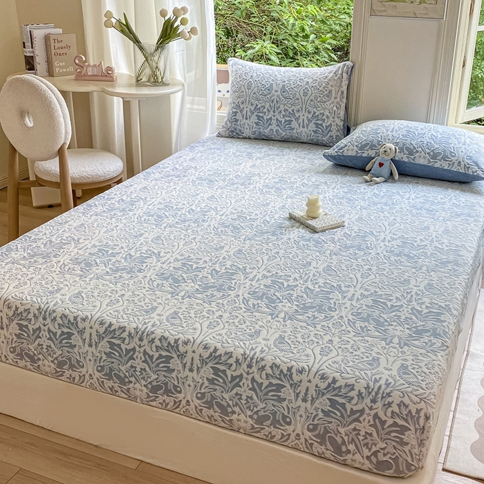 91家纺网 家纺一手货源 找家纺 大境 2024新款A类雕花绒牛奶绒床笠三件套单床笠宝宝绒婴儿绒 可可西里 蓝