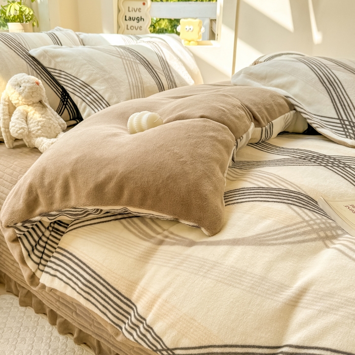 91家纺网 家纺一手货源 找家纺 尚美 2024新款高克重印花花边牛奶绒床盖四件套 佳音