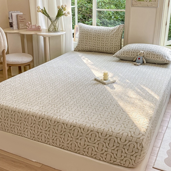 91家纺网 家纺一手货源 找家纺 大境 2024新款A类雕花绒牛奶绒床笠三件套单床笠宝宝绒婴儿绒 巴克曼 米灰