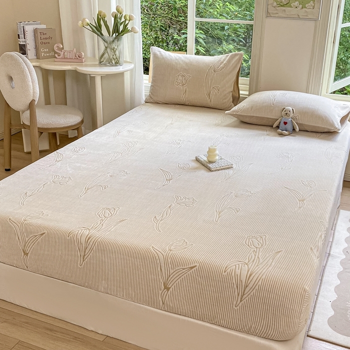 91家纺网 家纺一手货源 找家纺 大境 2024新款A类雕花绒牛奶绒床笠三件套单床笠宝宝绒婴儿绒 郁见 米咖