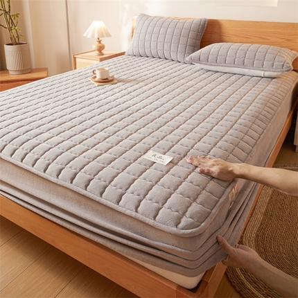 鑫钰 2024新款A类无印风牛奶绒大豆夹棉床笠-暖格 暖格-紫灰