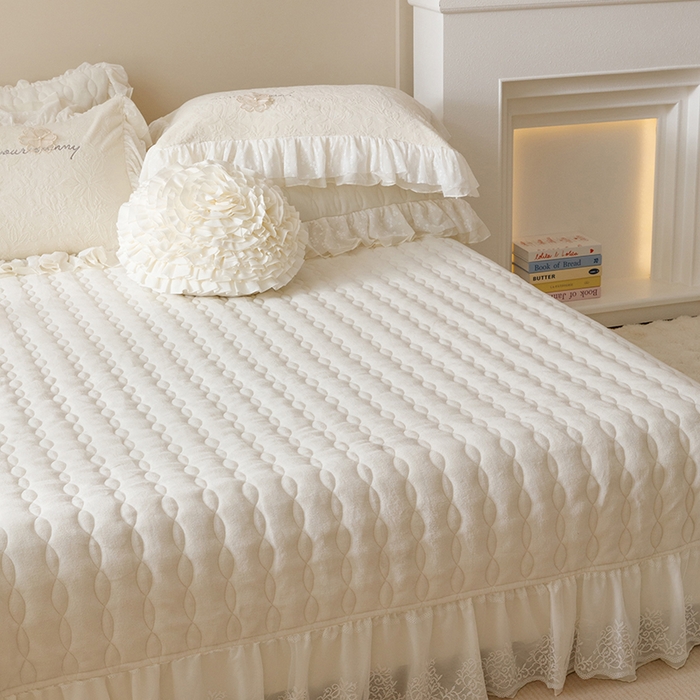 91家纺网 家纺一手货源 找家纺 胜权家纺 2024秋冬新款法式牛奶绒蕾丝单床盖系列-爱丽丝 爱丽丝-珍珠白