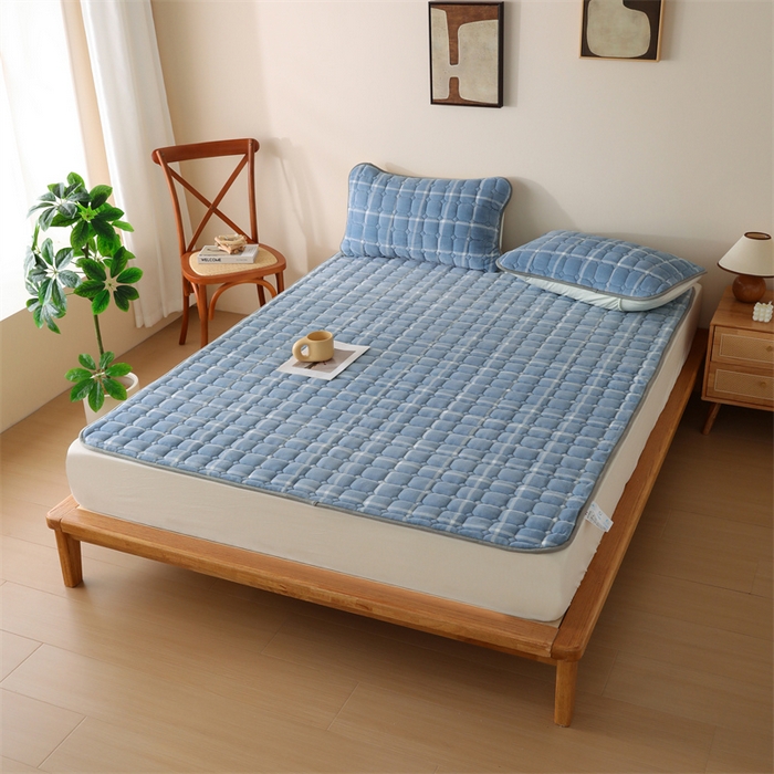 91家纺网 家纺一手货源 找家纺 凌云家纺 2025新款A类牛奶绒床垫软垫学生宿舍单人床褥可机洗 蓝小格