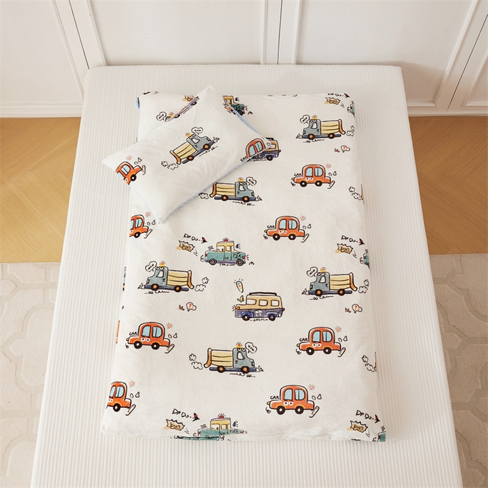 91家纺网 家纺一手货源 找家纺 艾佳宝贝 2024牛奶绒豆豆绒可拆式多功能防踢被 防踢被-巴士汽车