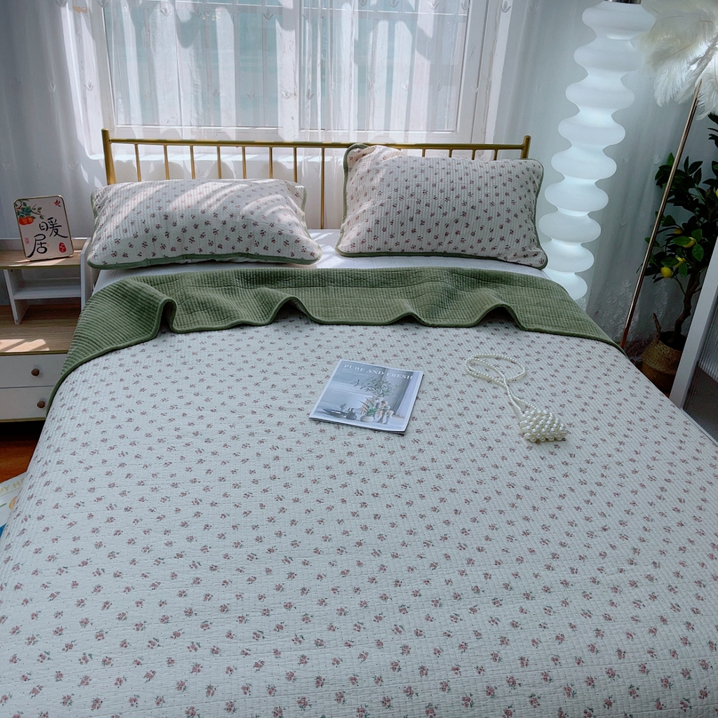 91家纺网 家纺一手货源 找家纺 2024新款棉加绒双面两用四季款床盖三件套玫瑰