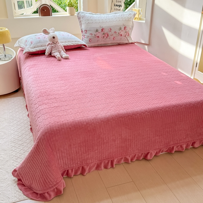 91家纺网 家纺一手货源 找家纺 尚美 2024新款高克重印花花边牛奶绒床盖四件套 浪漫