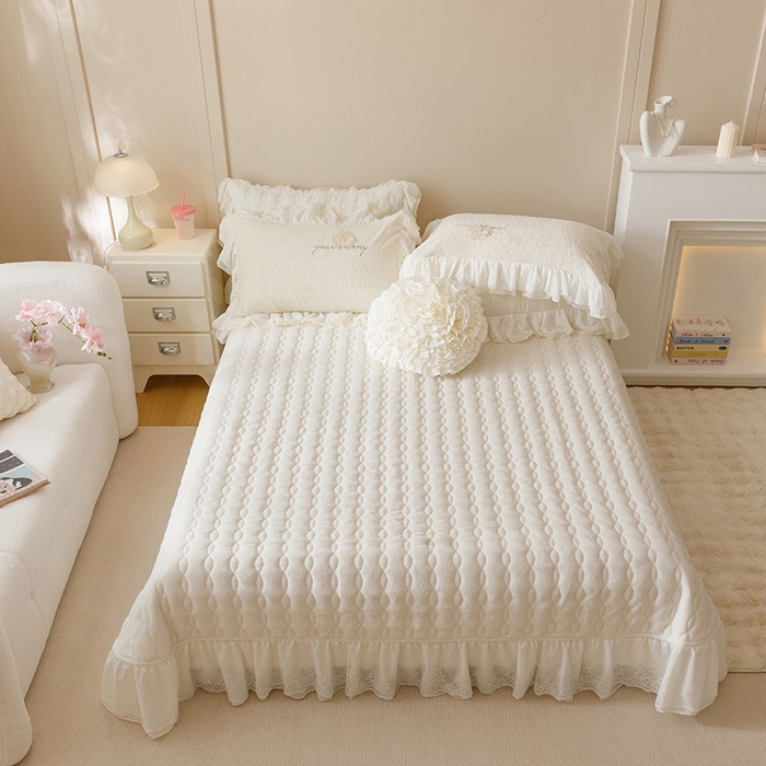 91家纺网 家纺一手货源 找家纺 胜权家纺 2024秋冬新款法式牛奶绒蕾丝单床盖系列-爱丽丝 爱丽丝-珍珠白