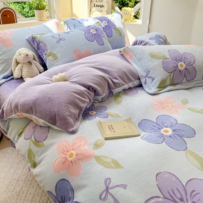 91家纺网 家纺一手货源 找家纺 尚美 2024新款高克重印花花边牛奶绒床盖四件套 紫薇