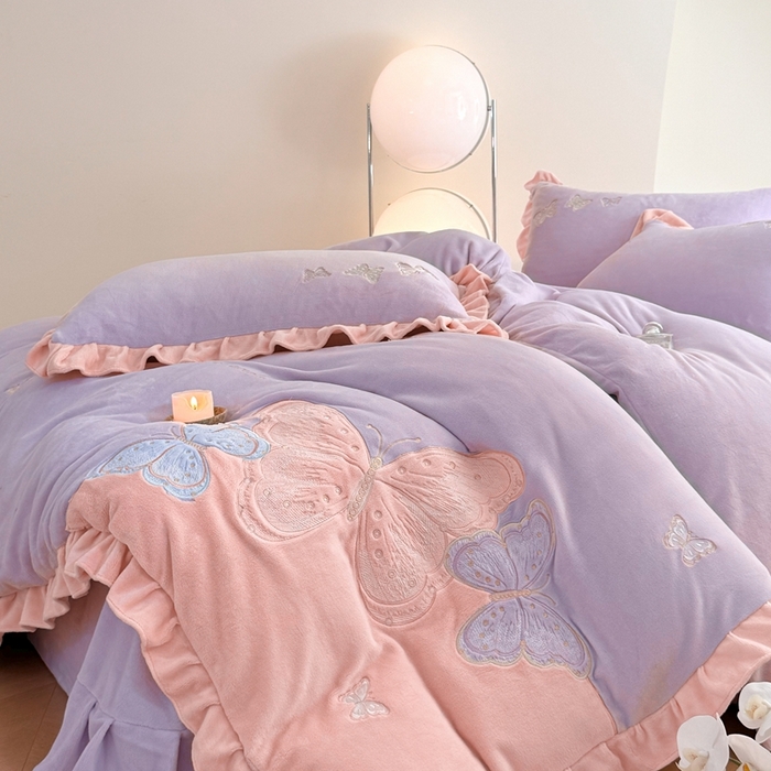 91家纺网 家纺一手货源 找家纺 可以家居 2024新款全消光牛奶绒云绒法兰绒四件套-薇薇安 优雅紫