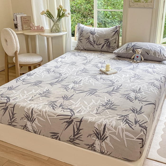 91家纺网 家纺一手货源 找家纺 大境 2024新款A类雕花绒牛奶绒床笠三件套单床笠宝宝绒婴儿绒 水墨竹 红灰