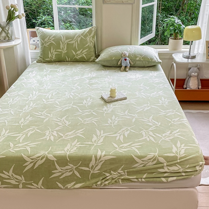 91家纺网 家纺一手货源 找家纺 大境 2024新款A类雕花绒牛奶绒床笠三件套单床笠宝宝绒婴儿绒 竹影 奶绿