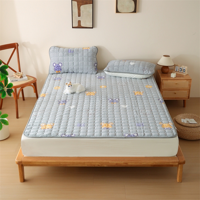 91家纺网 家纺一手货源 找家纺 凌云家纺 2025新款A类牛奶绒床垫软垫学生宿舍单人床褥可机洗 泰迪熊