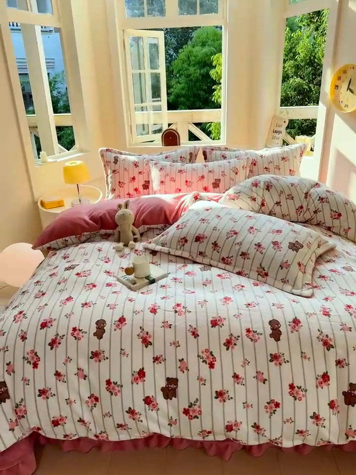 91家纺网 家纺一手货源 找家纺 尚美 2024新款高克重印花花边牛奶绒床盖四件套 花花世界