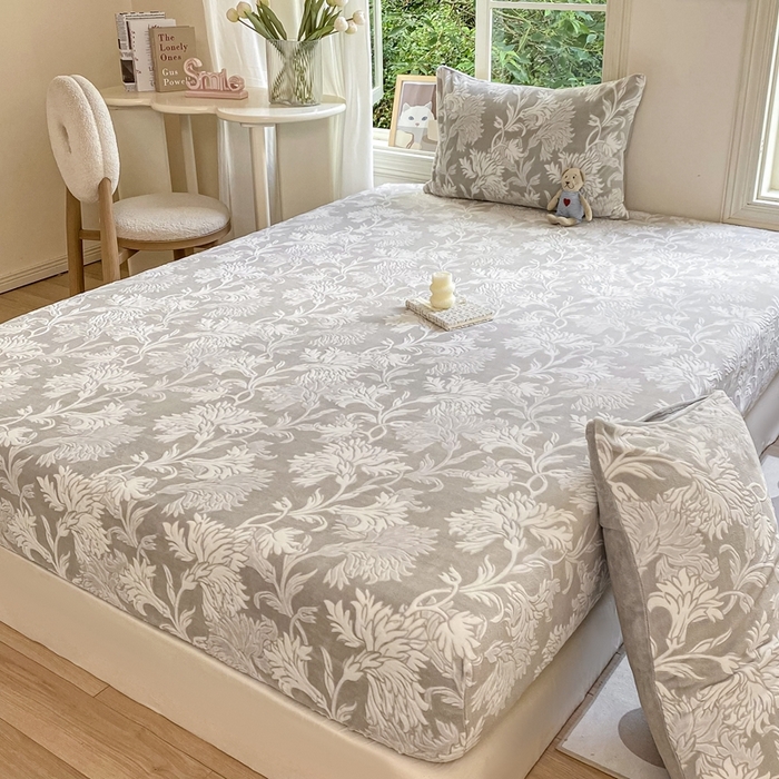 91家纺网 家纺一手货源 找家纺 大境 2024新款A类雕花绒牛奶绒床笠三件套单床笠宝宝绒婴儿绒 罗曼 褐咖