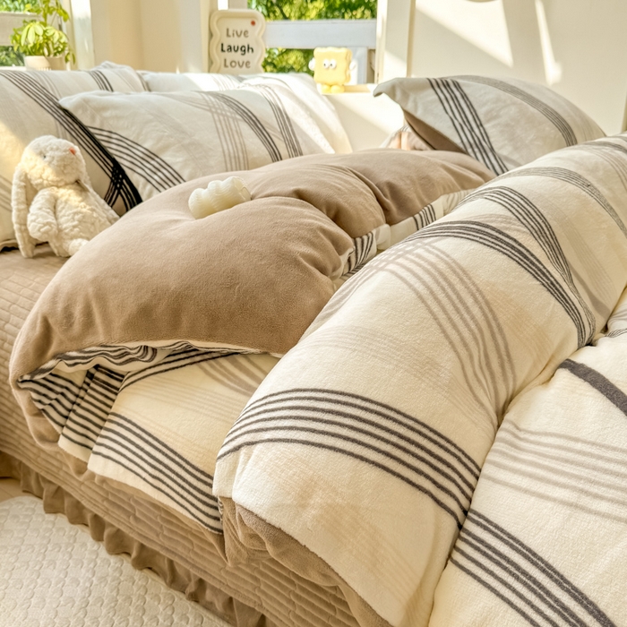 91家纺网 家纺一手货源 找家纺 尚美 2024新款高克重印花花边牛奶绒床盖四件套 佳音