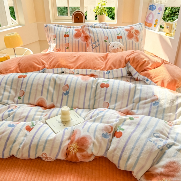 91家纺网 家纺一手货源 找家纺 尚美 2024新款高克重印花花边牛奶绒床盖四件套 梦话