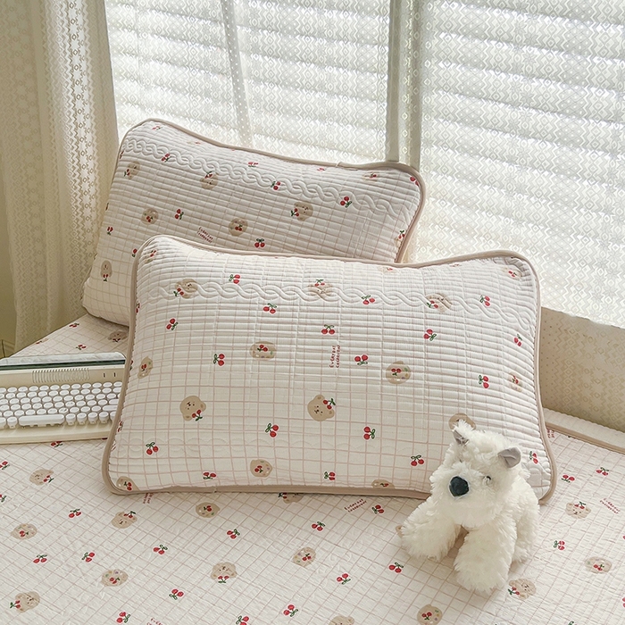 91家纺网 家纺一手货源 找家纺 沐纯家居 2025新款婴儿绒纯棉水洗床盖 樱桃派-奶咖