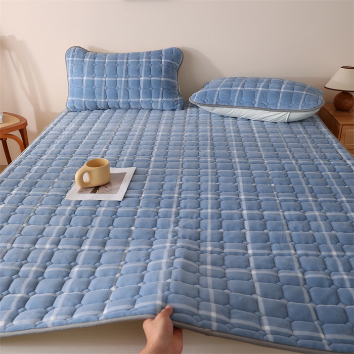 91家纺网 家纺一手货源 找家纺 凌云家纺 2025新款A类牛奶绒床垫软垫学生宿舍单人床褥可机洗 蓝小格