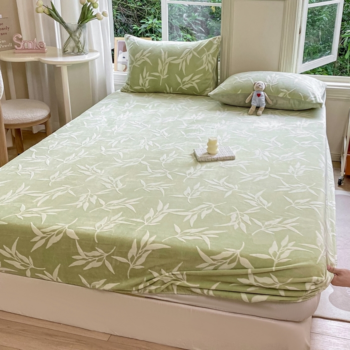 91家纺网 家纺一手货源 找家纺 大境 2024新款A类雕花绒牛奶绒床笠三件套单床笠宝宝绒婴儿绒 竹影 奶绿