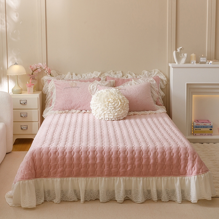 91家纺网 家纺一手货源 找家纺 （总）胜权家纺 2024秋冬新款法式牛奶绒蕾丝单床盖系列-爱丽丝