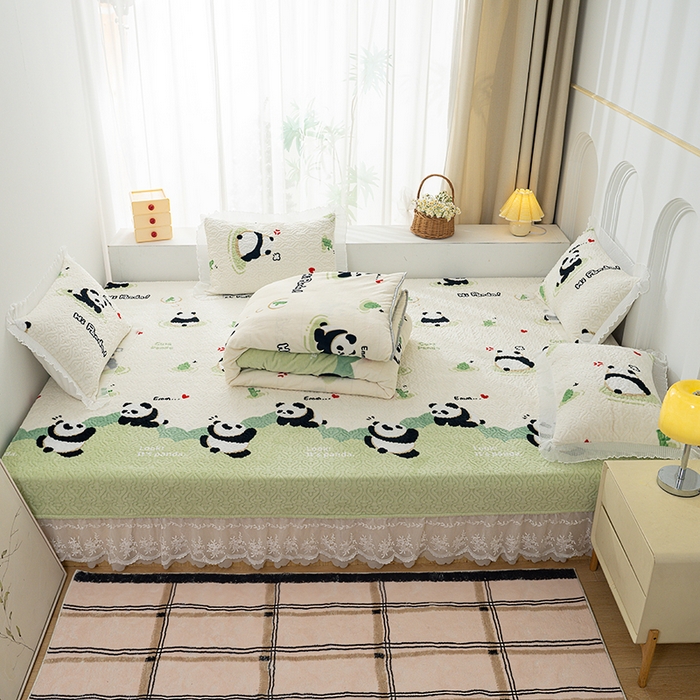 91家纺网 家纺一手货源 找家纺 冬然 2024新款牛奶绒床盖榻榻米床盖炕盖熊猫宝贝