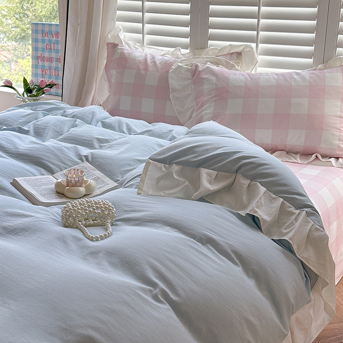 91家纺网 家纺一手货源 找家纺 桃心家居 2024新款A类亲肤舒适软糯云柔水洗棉化纤韩版奶油格子撞色水洗棉系列四件套 水洗棉花边-H蓝蓝粉大格