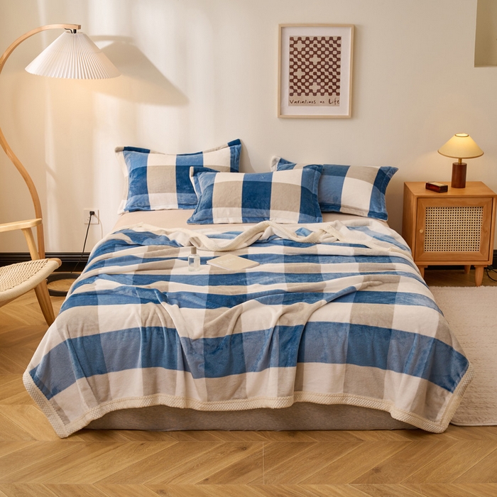 91家纺网 家纺一手货源 找家纺 吾诺家居 2024新款无印风牛奶绒毯多功能毛毯 咖蓝大格