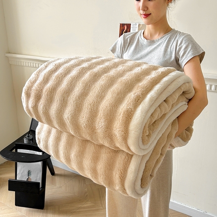 91家纺网 家纺一手货源 找家纺 （总）可恩欣 2025新款仿兔毛泡泡牛奶绒法莱绒单层毯双面绒毯（包边）系列