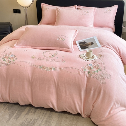 91家纺网 家纺一手货源 找家纺 逸尚阁 2024新款牛奶绒刺绣四件套-玫瑰花园 玫瑰花园-嫣粉