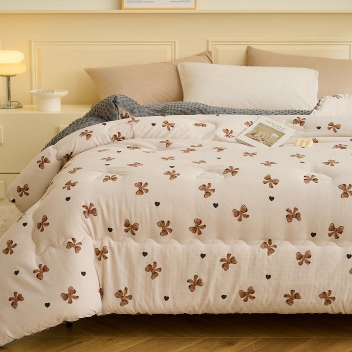 91家纺网 家纺一手货源 找家纺 鑫琪莱家纺  2024新款针织绒豆豆绒被芯 豆豆绒-蝴蝶结