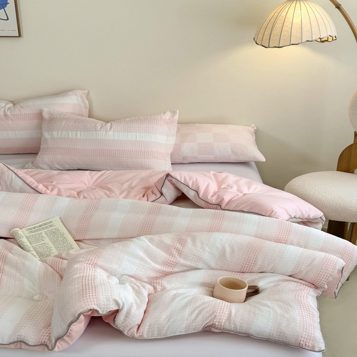 91家纺网 家纺一手货源 找家纺 吾诺家居 2024新款大提花格子秋冬被被子被芯 条纹粉