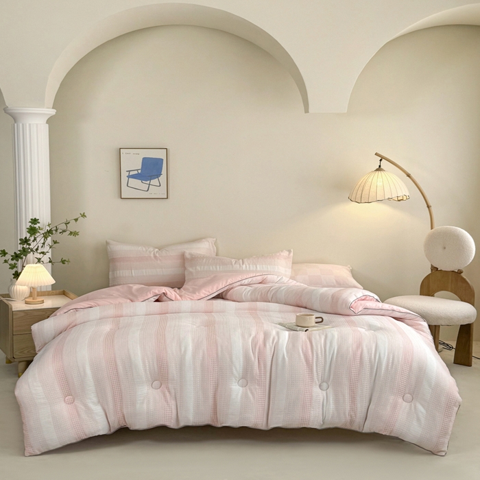 91家纺网 家纺一手货源 找家纺 吾诺家居 2024新款大提花格子秋冬被被子被芯 条纹粉