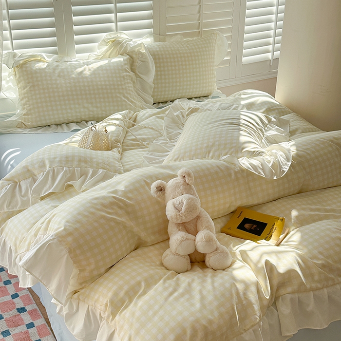 91家纺网 家纺一手货源 找家纺 桃心家居 2024新款A类亲肤舒适软糯云柔水洗棉化纤韩版奶油格子撞色水洗棉系列四件套 水洗棉花边-H奶黄格蓝