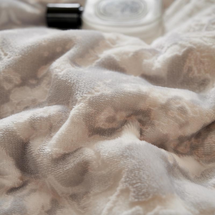 91家纺网 家纺一手货源 找家纺 鑫琪莱家纺 2024新款着色烂花牛奶绒四件套 花涧-水墨