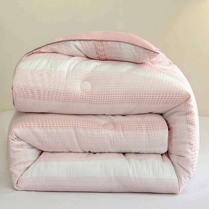 91家纺网 家纺一手货源 找家纺 吾诺家居 2024新款大提花格子秋冬被被子被芯 条纹粉