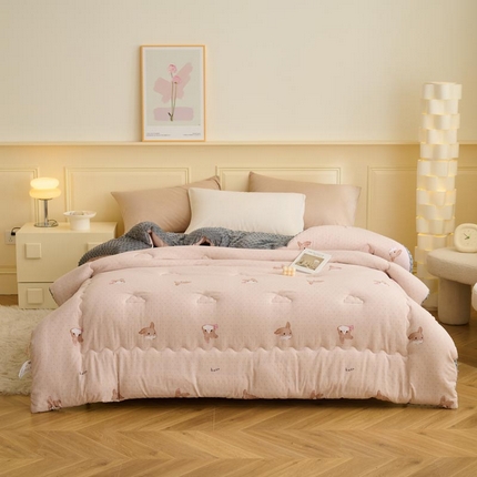 91家纺网 家纺一手货源 找家纺 鑫琪莱家纺  2024新款针织绒豆豆绒被芯 豆豆绒-萌宠兔