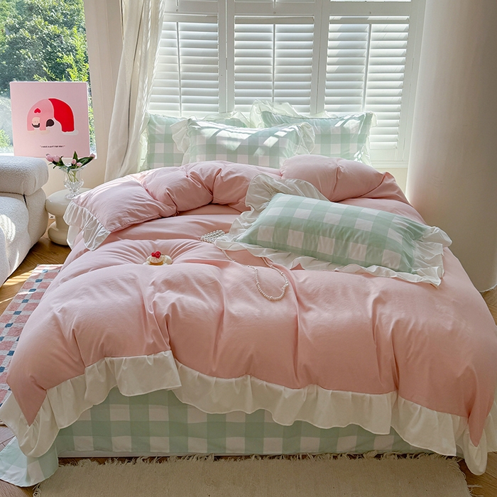 91家纺网 家纺一手货源 找家纺 桃心家居 2024新款A类亲肤舒适软糯云柔水洗棉化纤韩版奶油格子撞色水洗棉系列四件套 水洗棉花边-H粉绿格