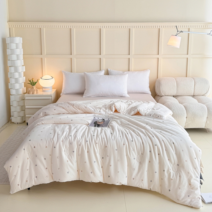 91家纺网 家纺一手货源 找家纺 丽卡家纺（原丽卡家纺） 2024新款7A抗菌艾阳棉提花大豆被子被芯 暖心春秋被