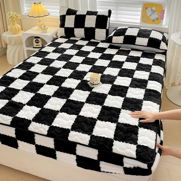 91家纺网 家纺一手货源 找家纺 叠派家纺 2024款秋冬北极绒加厚夹棉床笠三件套印花泰迪绒床垫保护罩-格子系列 黑