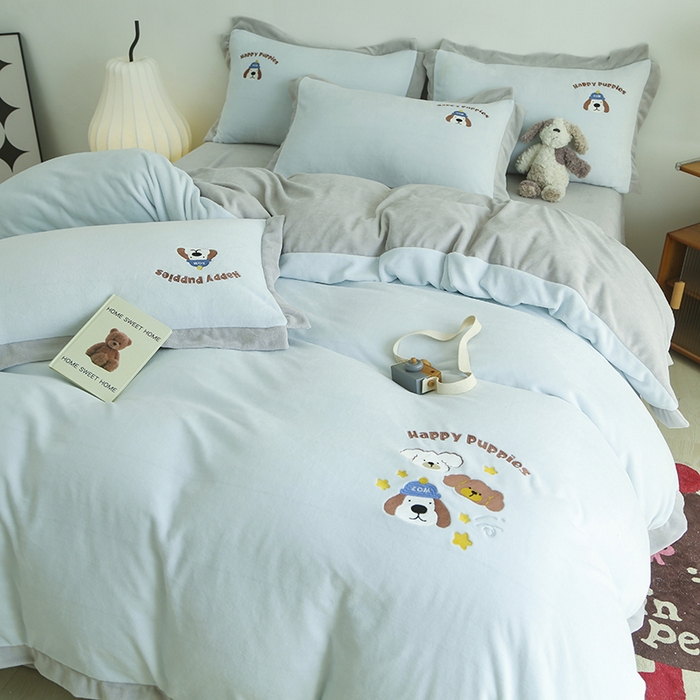 91家纺网 家纺一手货源 找家纺 大渔生活 2025新款高克重卡通牛奶绒刺绣四件套--耶耶狗 耶耶狗-蓝